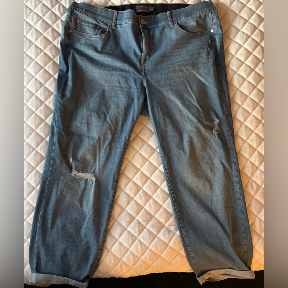 torrid Distressed Ankle Crop Jeans in Medium Wash Blue